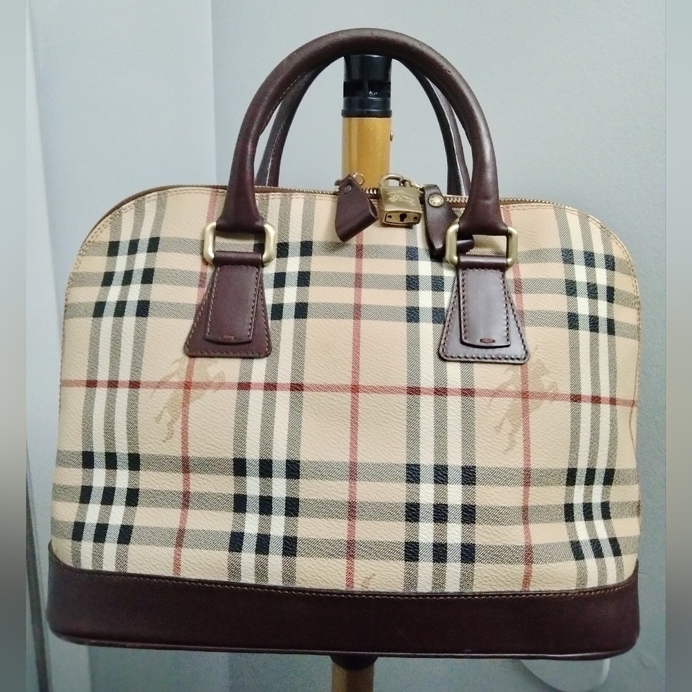 💯 Authentic Burberry Nova Check HandBag